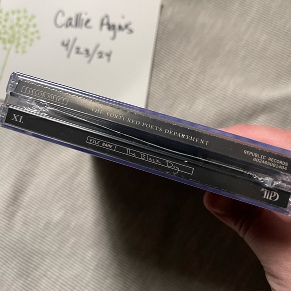 Taylor Swift The Tortured Poets Department Deluxe CD The Black Dog - Picture 3 of 5